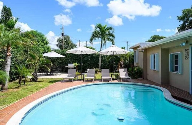 3 Bedroom 808404 by Houzlet