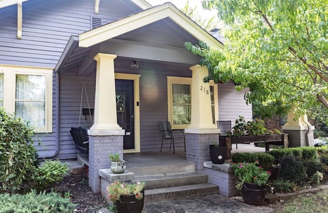 Nugget's Roost - Maple Ridge Gem