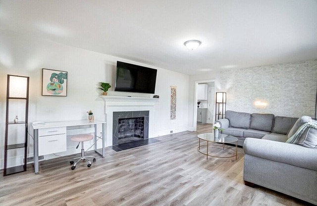 Hot Tub + Fire Pit Fun! King Suite Paradise