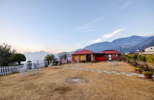 Fabexpress 180 Degree Resort
