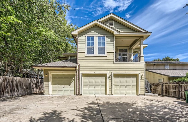 Newly Designed 3/2 Townhouse close to Domain / DT / SXSW Top Spots!