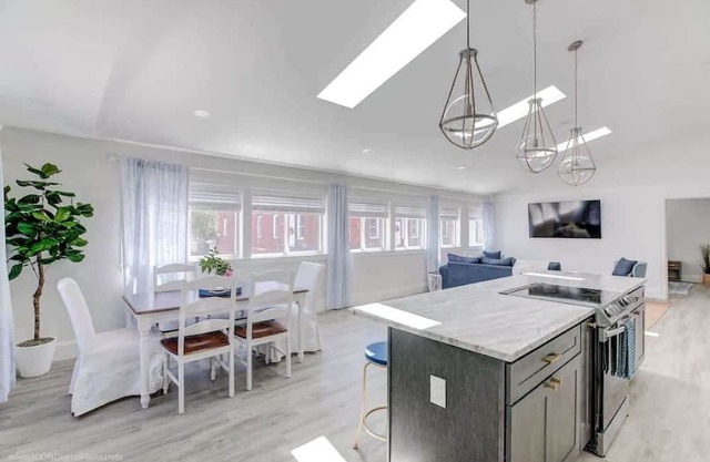Elegant Thames St. Loft w/ View of Town and Harbor