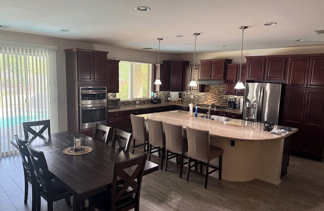 Your Island in the Desert - Beautiful 3 Bed house w/pool near sports and shops