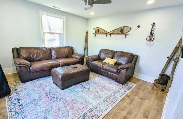 Turn of the Century 3-bedroom Cottage Retreat