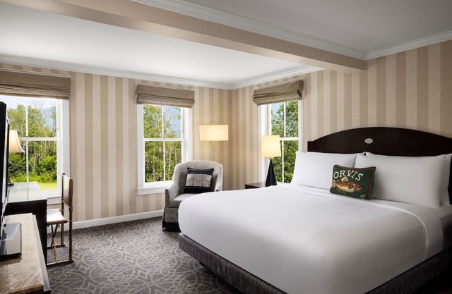 Luxurious Spa Stay with Indoor Pool & Access to Green Mountains
