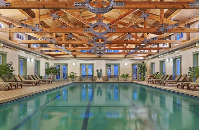 Spa, Trails & Golf Retreat Near Manchester Village Shopping
