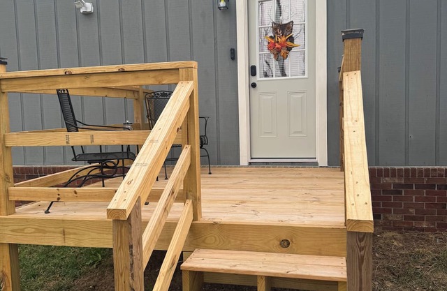 Peaceful Suite with private deck, master bedroom/bathroom with walk in shower.