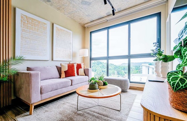 w* | Stylish 2BR Apartment in Vibrant Centriqo