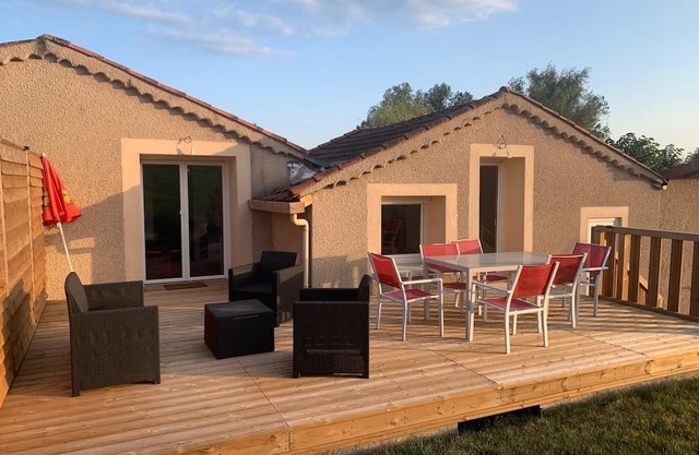 Cottage 'Domaine De Jarentin 4-5 P' with Wi-Fi