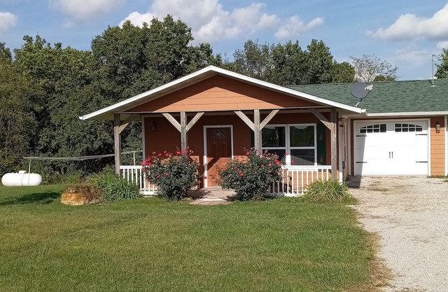 Cozy cabin in remote Appanoose county Iowa a wildlife Mecca