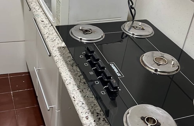 Complete studio apartment with kitchen