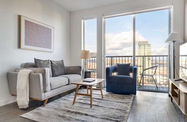 Blueground | New Tacoma, balcony, nr Museum