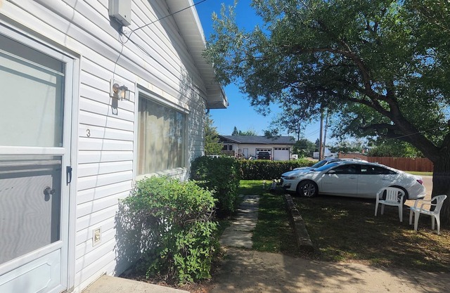 Town-in-Country Suite in Hanna