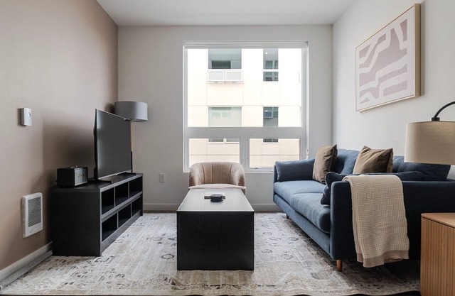 Blueground | New Tacoma, balcony, nr Wright Park