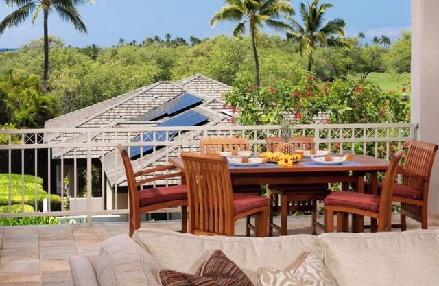 New Owners! 3-Bedroom Home with Sunset Views! Beach Club/Pool/Fitness Center