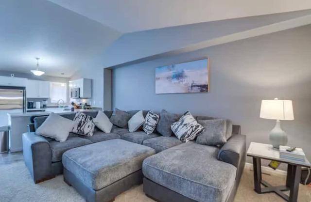 Spacious Pet-Friendly Townhouse