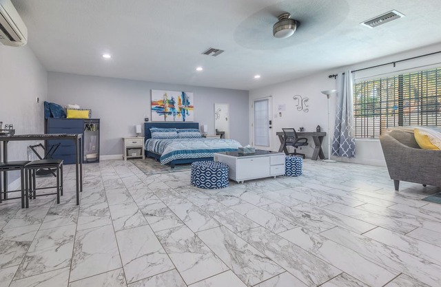 The Yellow Bench at Yuma [No Cleaning Fee]