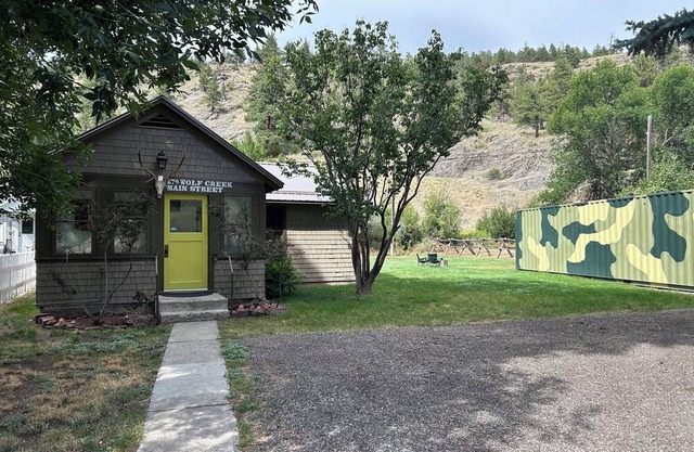 Wolf Creek Basecamp - Premier fishing! Walking distance to restaurants and bars