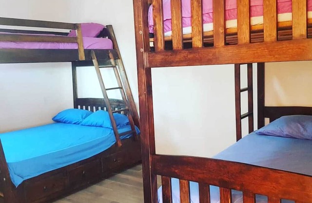 "Villa Patty" Iztapa, Monterrico - 4 bedrooms, 4 bathrooms, 20 guests.