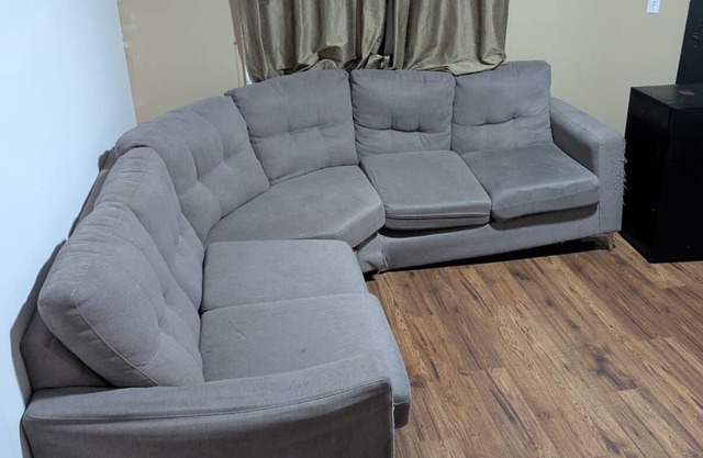 1 bed shared in a house, have 2 single bedroom