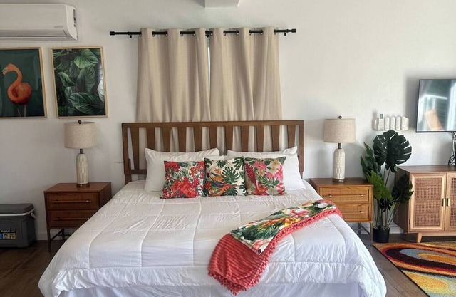 Chic 1-bedroom guesthouse with AC and fitness room in marvelous St Thomas