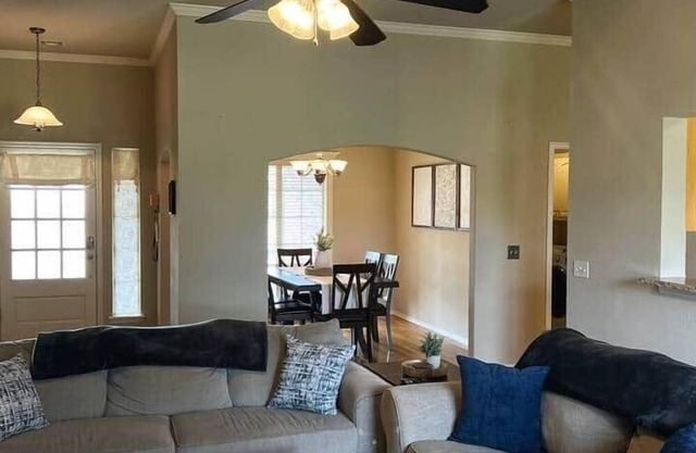 A Cozy Home, Great Location · South Tulsa