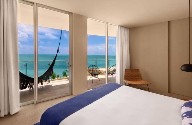 Elegant Beach Suite w/Spa Access, Swimming Pool & Marina Views Near Golf