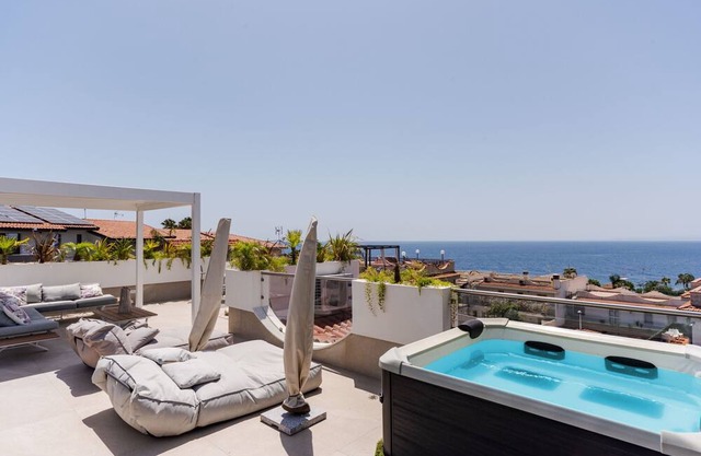 Terrace & Jacuzzi - Tropicalia by Wonderful Italy