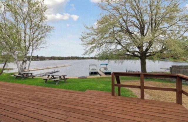 Unit 2 Long LakeLodge-Lakefront-2BR New