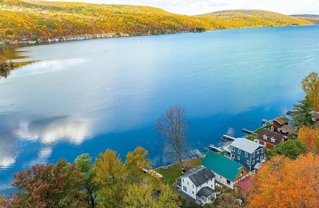Year-round, beautiful lake front home on Canandaigua Lake. 20-min to Ski Resorts
