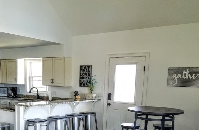 The Potter Cottage - A great family getaway 3 miles from Holiday World