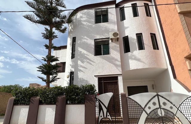 Spacious Villa near the Beach