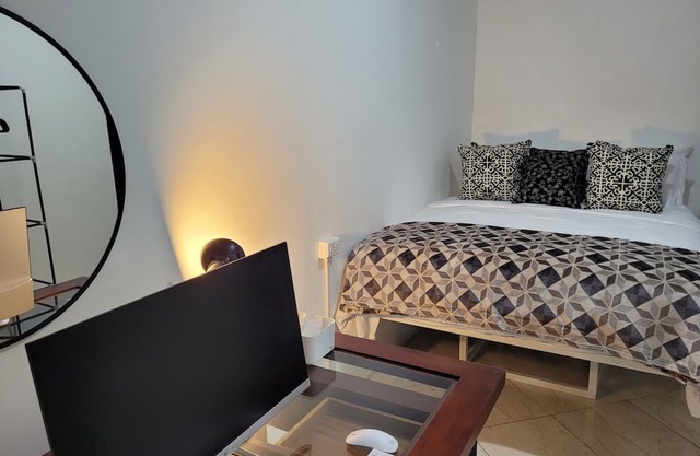 Tranquil & Cozy 1-Bedroom apartment in amazing Port of Spain with AC