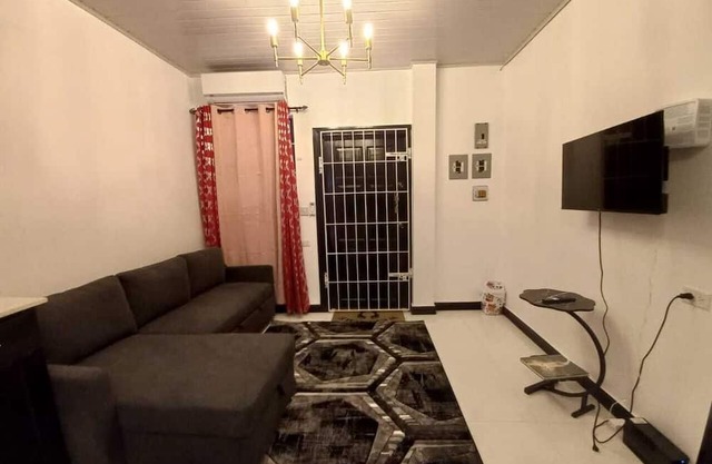 Cozy 2-bedroom apartment with AC