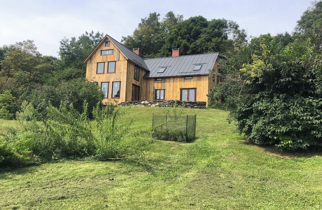 Gorgeous Timber Frame Home in Ashfield - 4 bedrooms, 3 bathrooms and Sauna