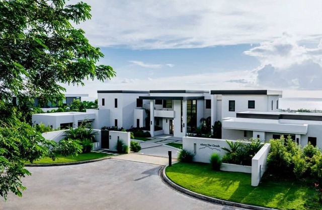 Above the Clouds - 6 bedroom