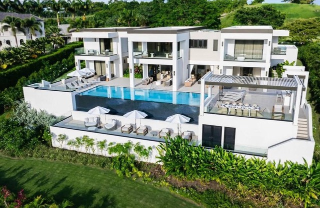 Above the Clouds - 4 bedroom