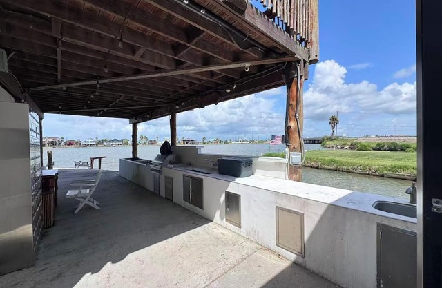 Dockside Fishing Retreat on the Bayou