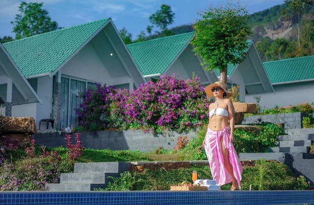Gardenia Kanthalloor by VOYE HOMES