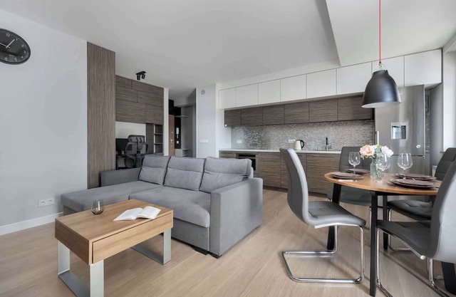Suwalska 32 | Wroclaw | Spacious Apartment | 2 Parking Spaces | Air Conditioning
