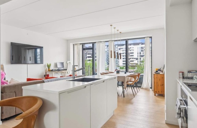 Luxury Apt with Harbor Views
