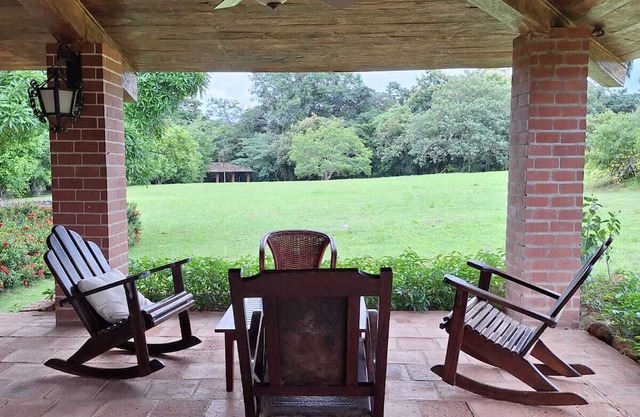 Peaceful Mountain Retreat with Panoramic Views in La Pintada