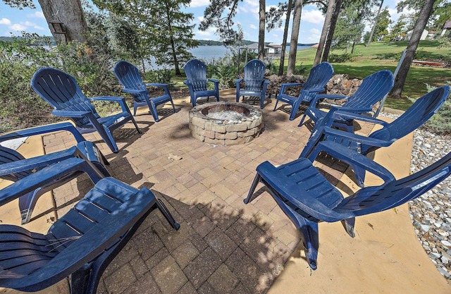 nnWelcome to Lake Daze, your ultimate lakefront getaway on Lake Nacogdoches!