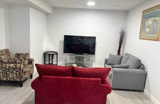 Cozy 2-Bedroom Legal Suite - Fully Furnished & Convenient Location