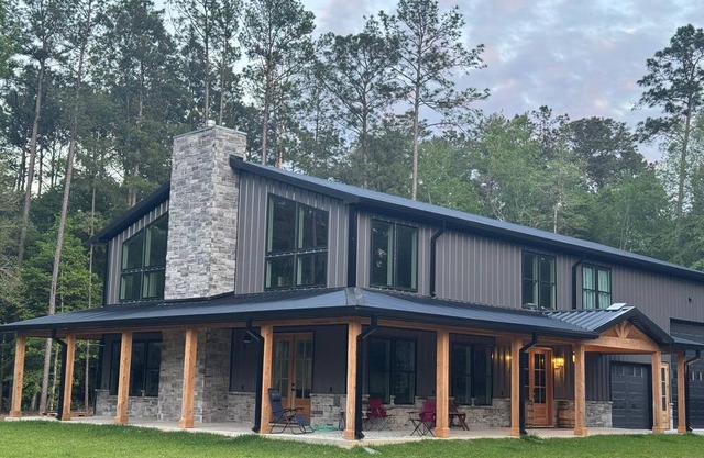Large Living Minutes from Lake Sam Rayburn