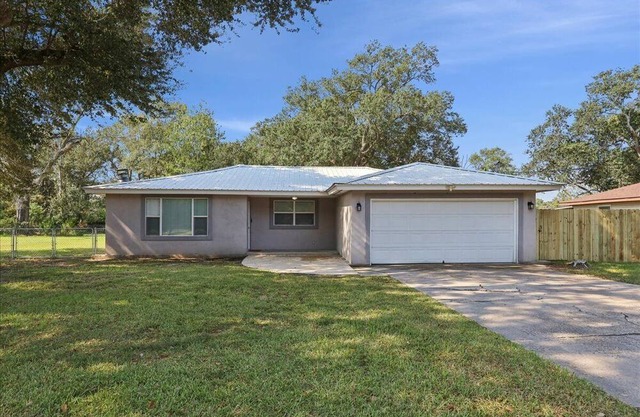 Beautiful 3 bedroom 2 1/2 bath in Bridge city