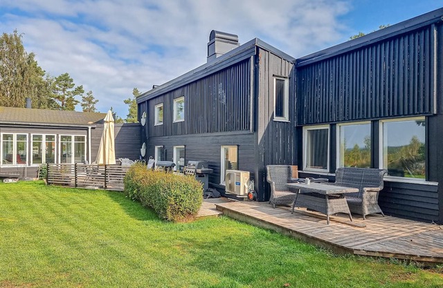 Nice home in Köpmannebro with private swimming pool, can be inside or outside