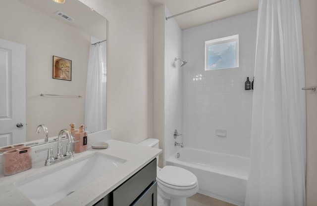 Your Private Oasis- 3 Bedrooms, 3 Bathroom of Pure luxury! Elegant and Spacious.