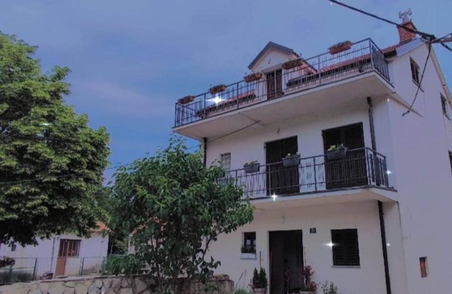 Apartment and Room Mare Vrlika - Two Bedroom Apartment with Balcony