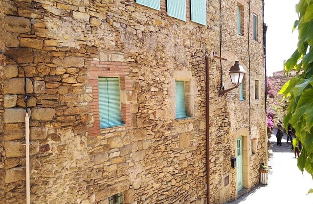 Holiday Home 'Casa Peratallada' with Wi-Fi and Air Conditioning